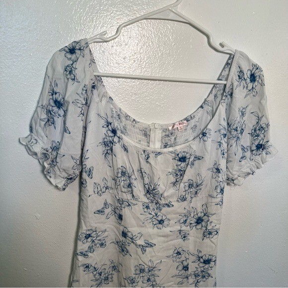 Lottie Moss Women’s Size Medium Mini Dress White Blue Floral Print Puff Sleeve