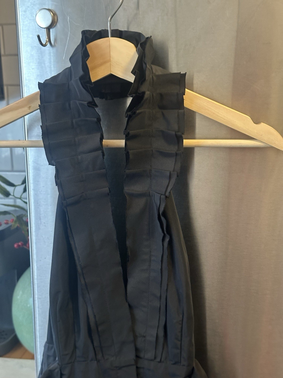 Stunning Halter Dress Open Back Puffed Skirt Snap-up Front Deep V Neck Tie Belte