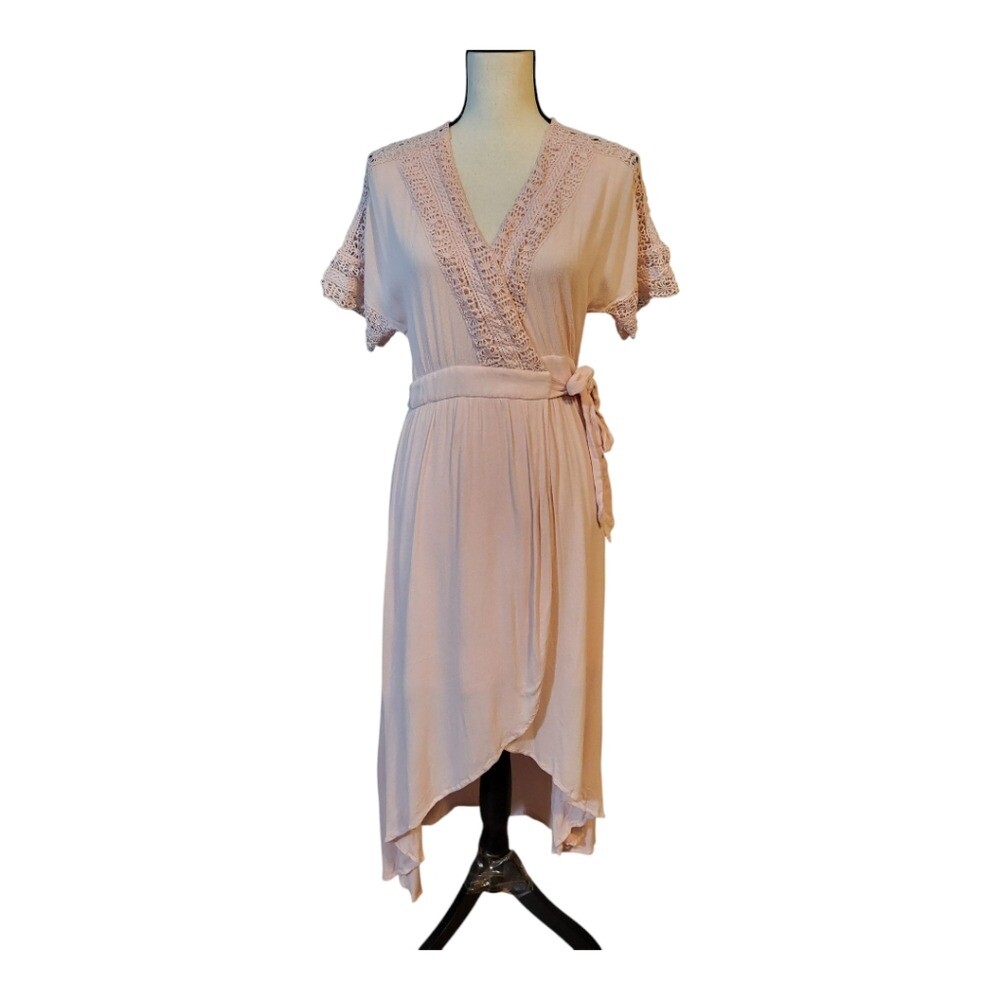 Magnolia Botique Blush Pink Wrap Dress With Lace Detailing Size S