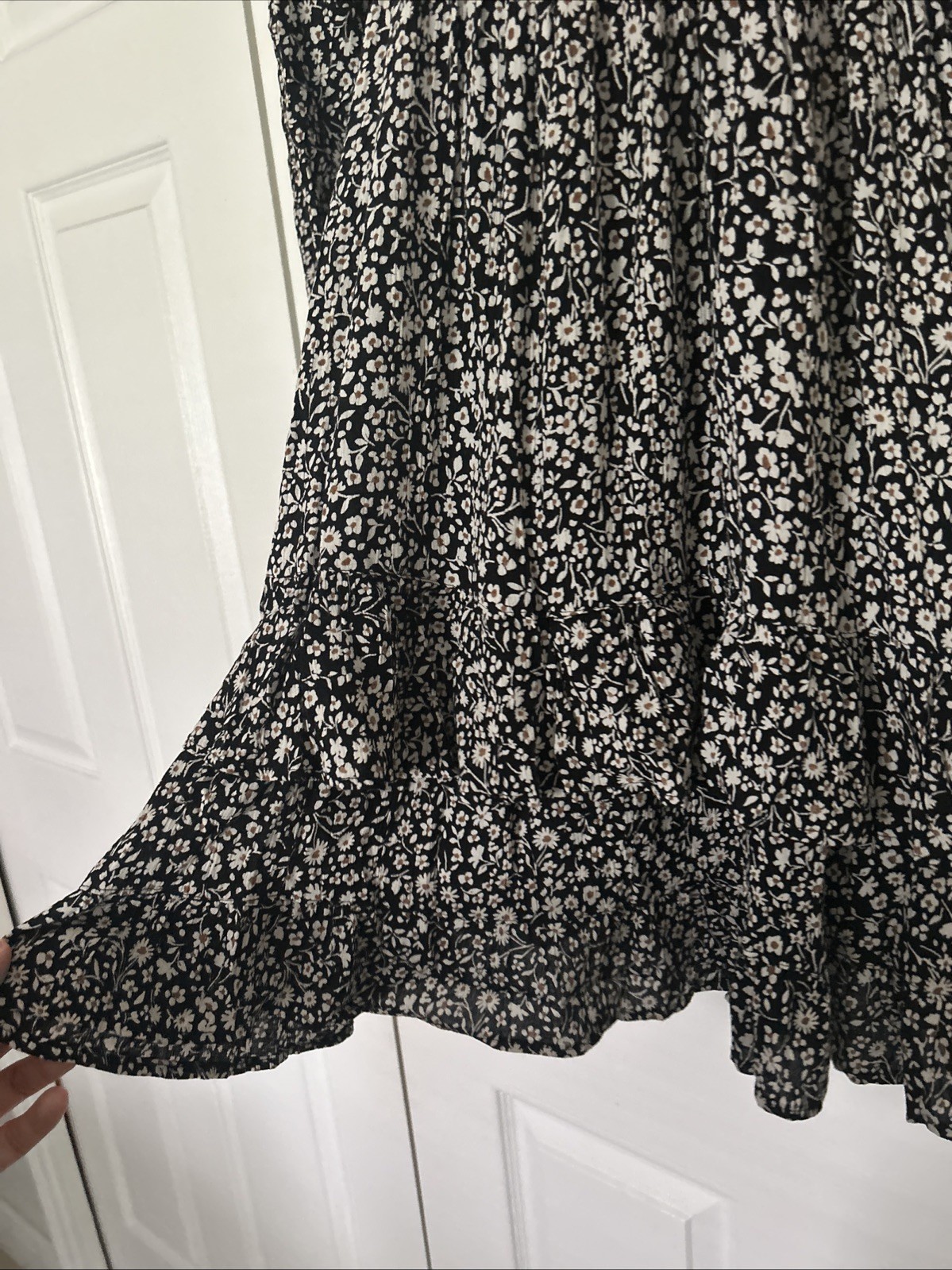 Angie Womens Boho Dress Size L, Black With Little Daisies, Tie On The Back