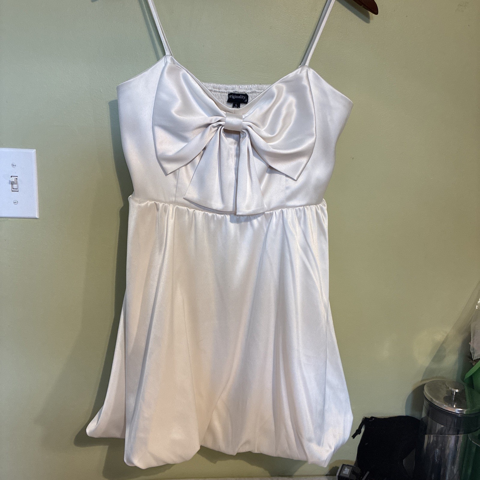 Originality Mini White Cream Dress With Bow Size Large Great Condition