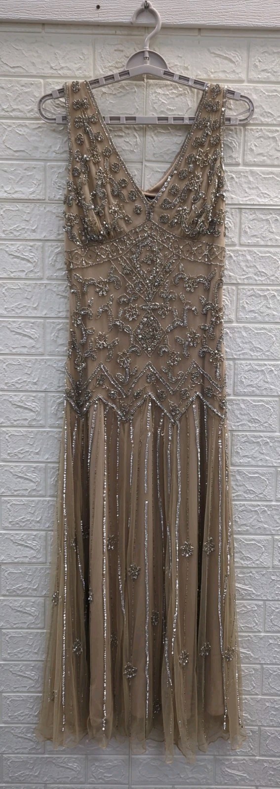 Pre-Owned Pisarro Nights Formal Beaded V Neck Dress Embellished Women’s Size 6