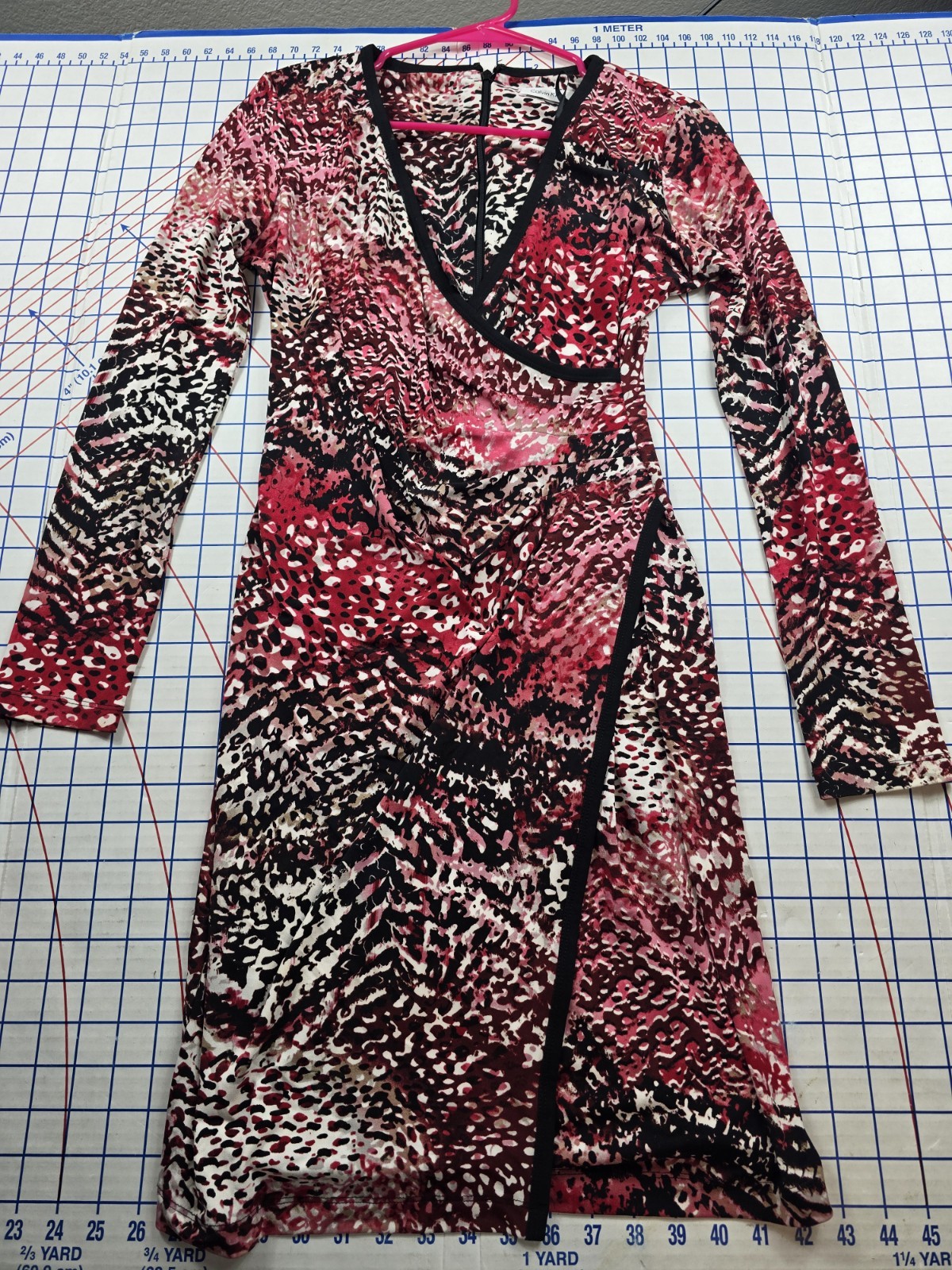 Calvin Klein Red Wrap Dress Size 6 V Neck Wrap Around Long Sleeve USED GOOD