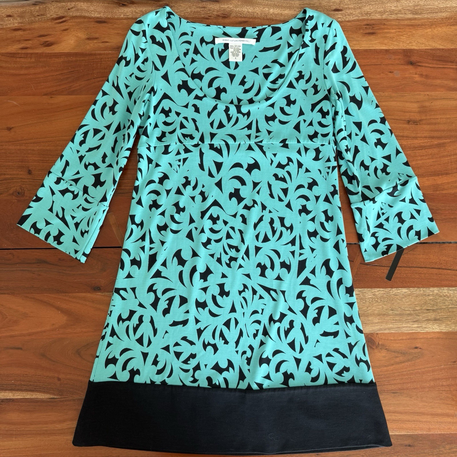 Diane Von Furstenberg Turquoise and Black Floral silk Knit Dress Size 6