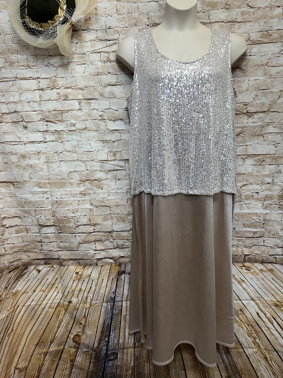 Catherines Sleeveless Blush Sequined Bodice Long Dress Women’s 1X – READ