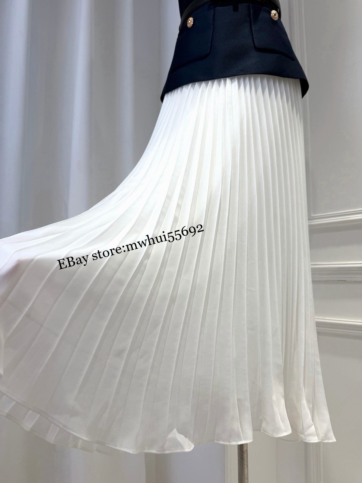 Elegant Temperament Slim Holiday Round Neck Sleeveless Pleated Dress 2026 Summer