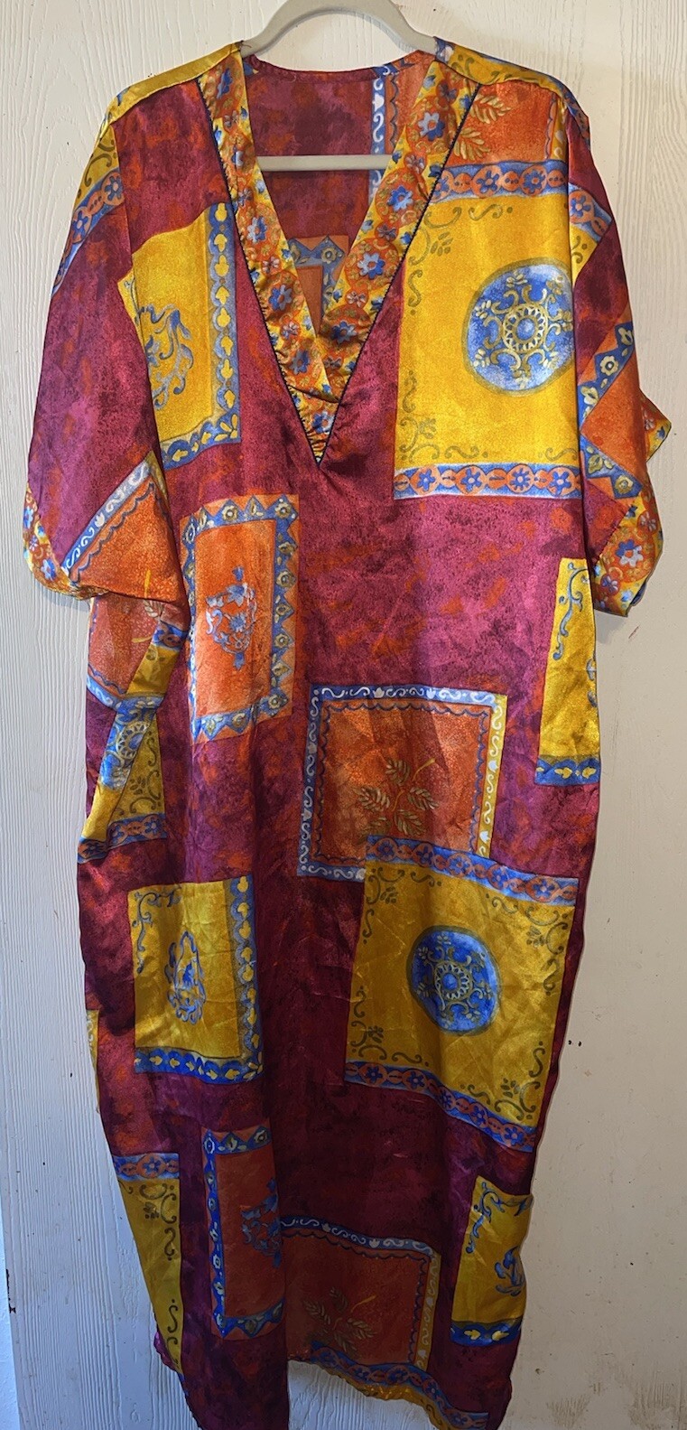 WOMEN’S ONE SIZE FITS MOST, V NECK CAFTAN MUUMUU HOUSE DRESS
