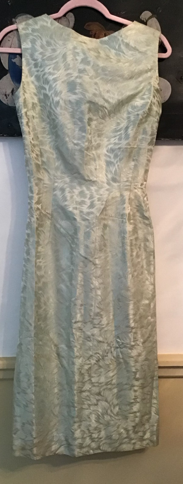 Vintage VOGUE SPECIAL DESIGN Plunging NECKLINE Sheath METAL ZIPPER