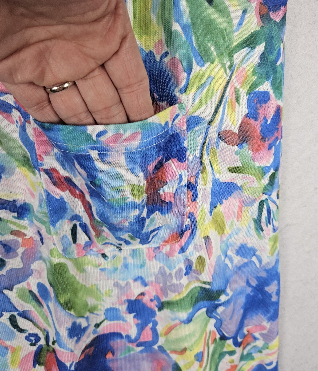 Shana Shift Dress Womens Medium Multicolor Floral Art To Wear 3/4 Sleeve Pockets