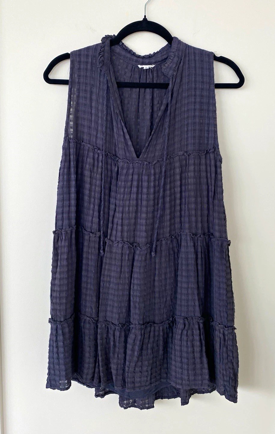 En Crème Tiered Ruffle Dress. Sleeveless V-Neck. Size S