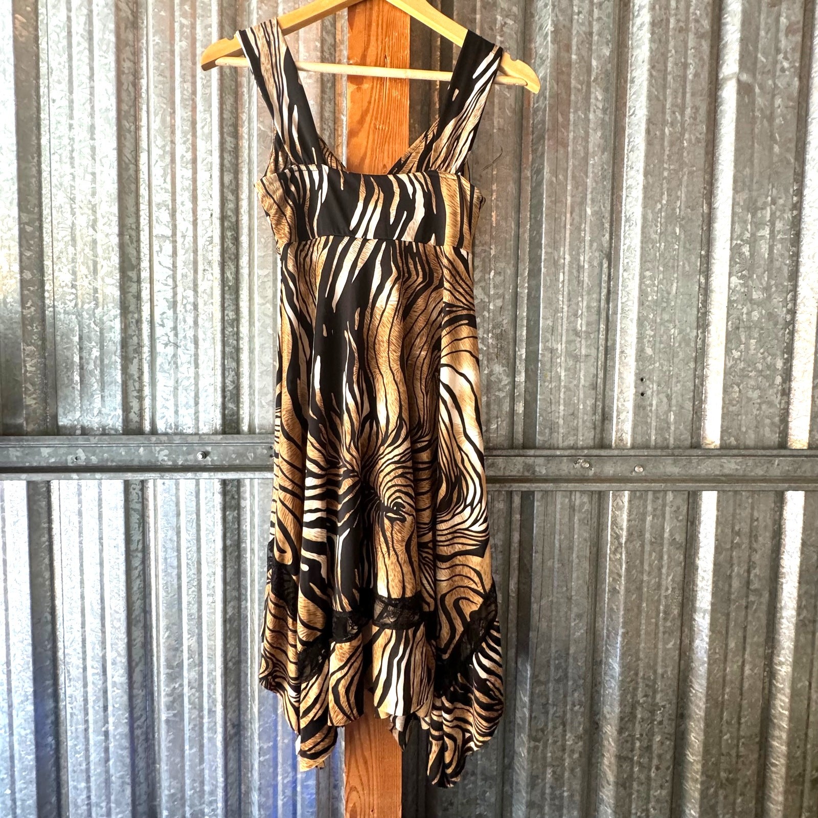 Izabel London Animal Print Handkerchief Hem Sweetheart Neckline Sundress Size 4