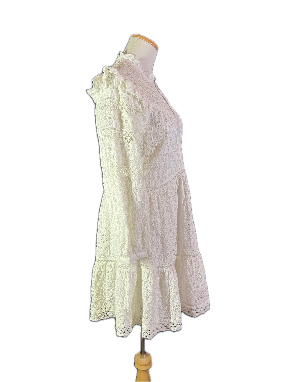 Vineyard Vines Size M White Ruffled Eyelet Lace Dress Long Sleeve Cotton