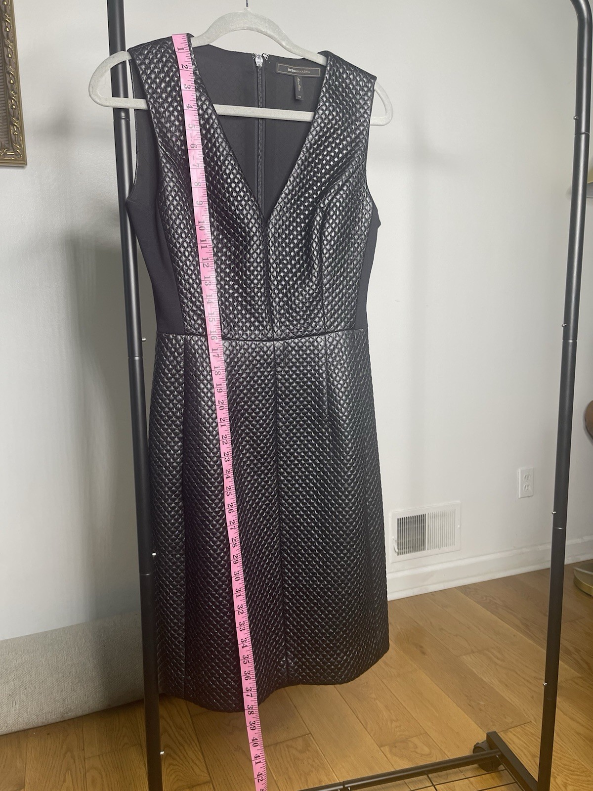 BCBGMAXAZRIA Black Quilted Faux Leather Sheath V-Neck Sleeveless Dress 6