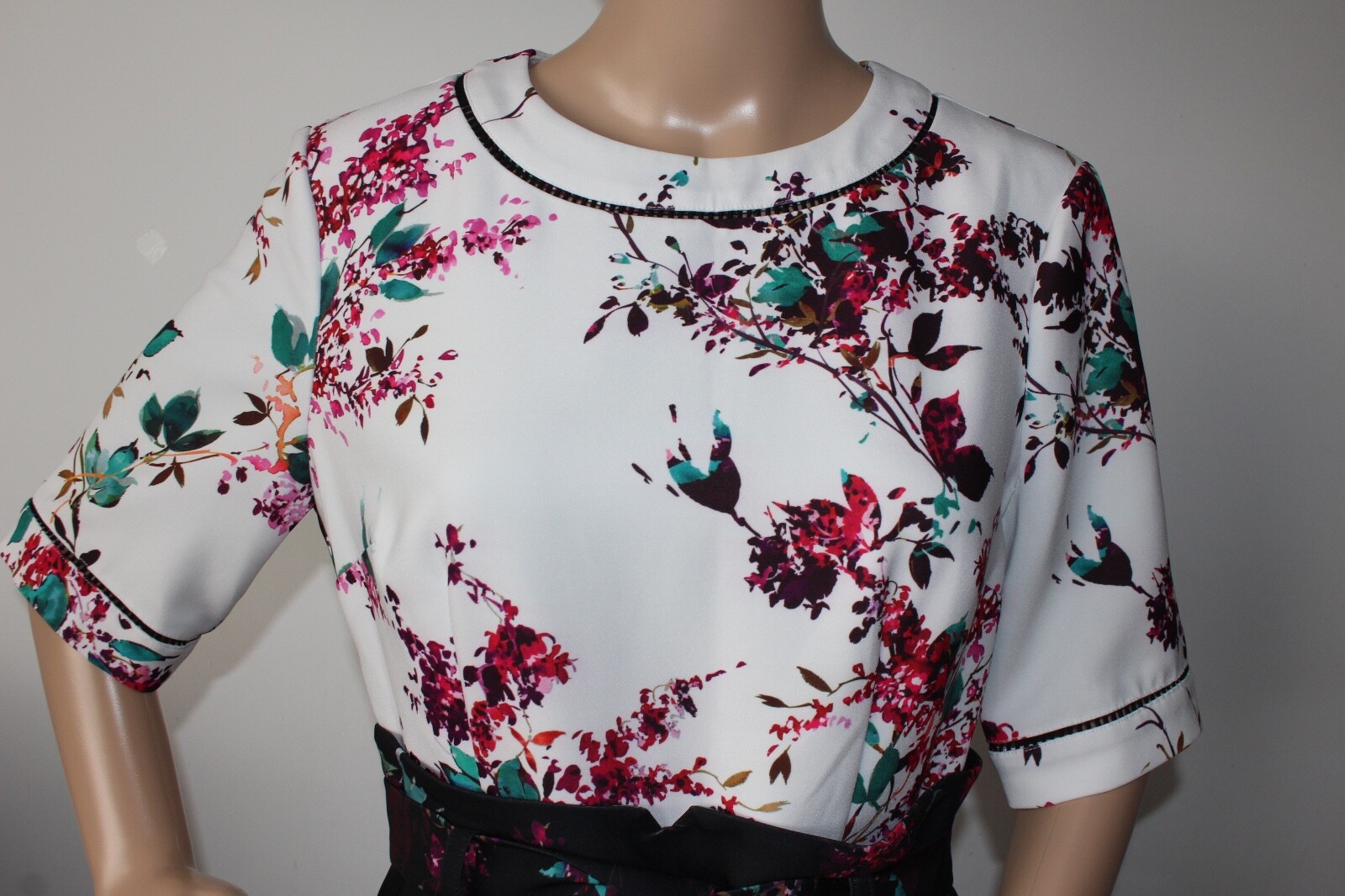 Phase Eight ‘Ariana’ Multi-coloured Floral print pencil Dress With Belt Size 12