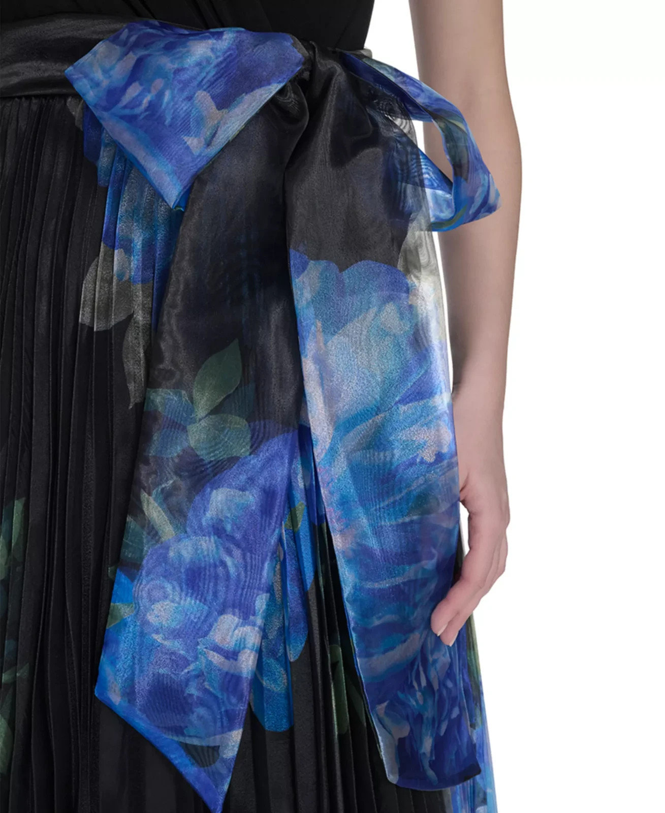 Eliza J Petite Mixed-Media V-Neck Sleeveless Pleated Gown – Black/Blue Size 14P