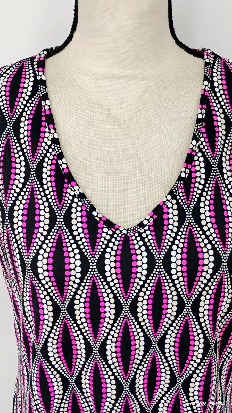 NEW Lulu- B Diamond Dot Short Sleeve V-Neck Dress UPF 50+ Stretch Small.