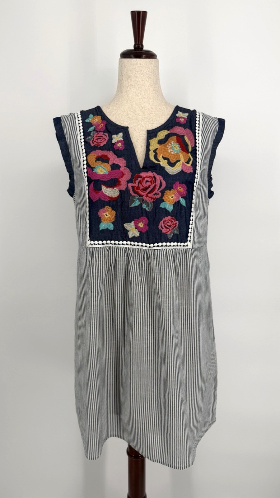 NWT Savannah Jane Women’s Floral Embroidered Striped Blue Dress Size S Fiesta