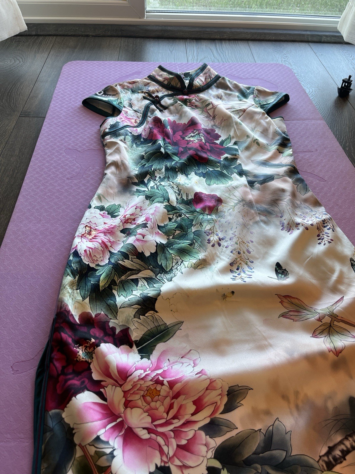 Wow mulberry silk premium quality qipao; US xs