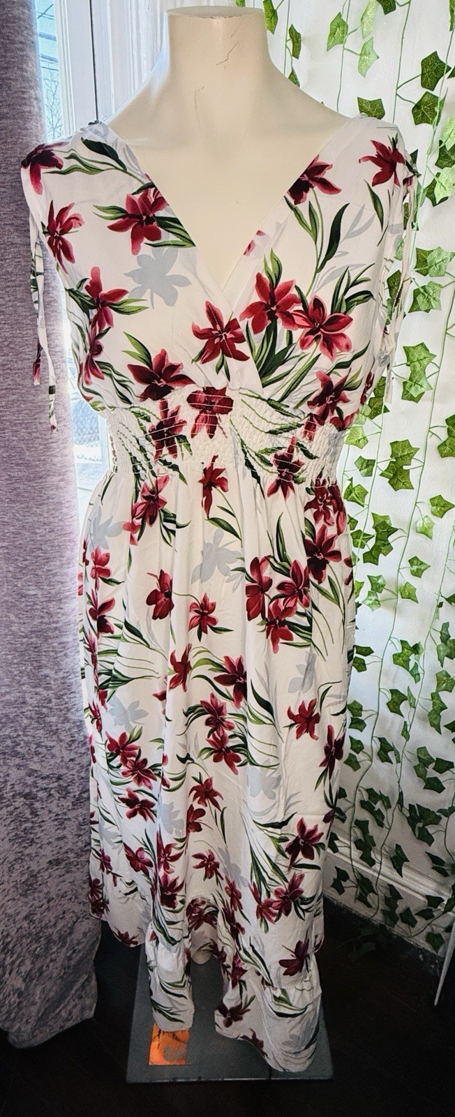 S. Christina Floral Maxi Dress Smocked Waist V-Neck White Red Green M