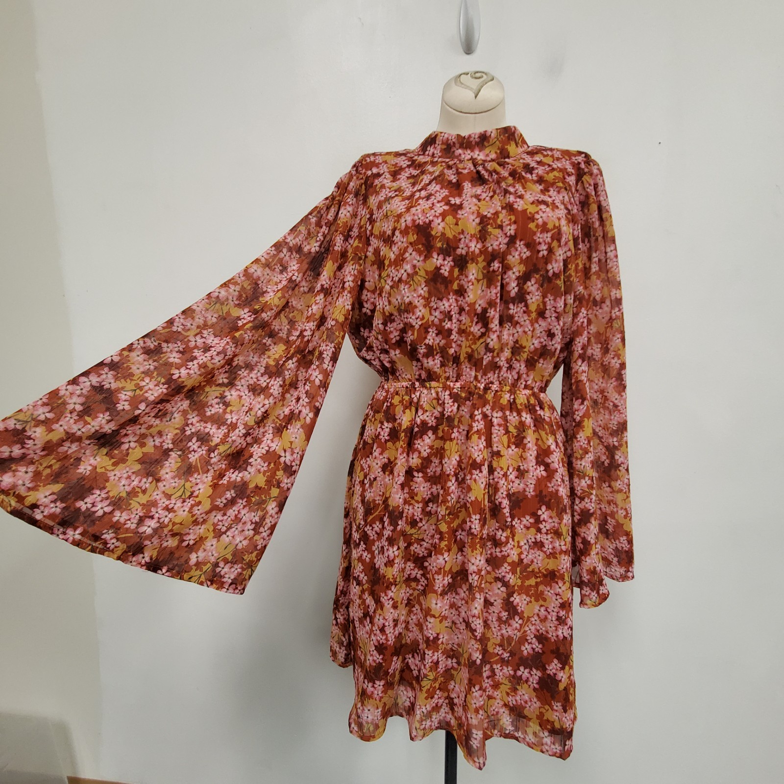 Vici Womens Flare Sleeve Open Back Boho Floral Dress Size S Red High Neck Boho