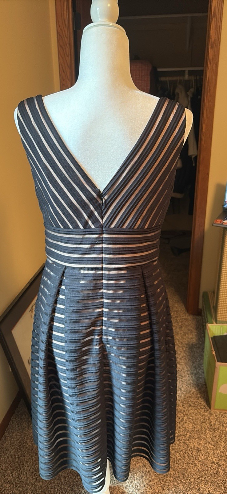 White House Black Market Striped Mesh Overlay Sleeveless Cocktail Dress Size 8