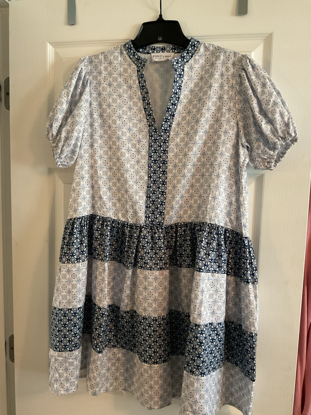 First Love by Lovelyn Womens S Blue/White Floral Puff Sleeve V-Neck Dress