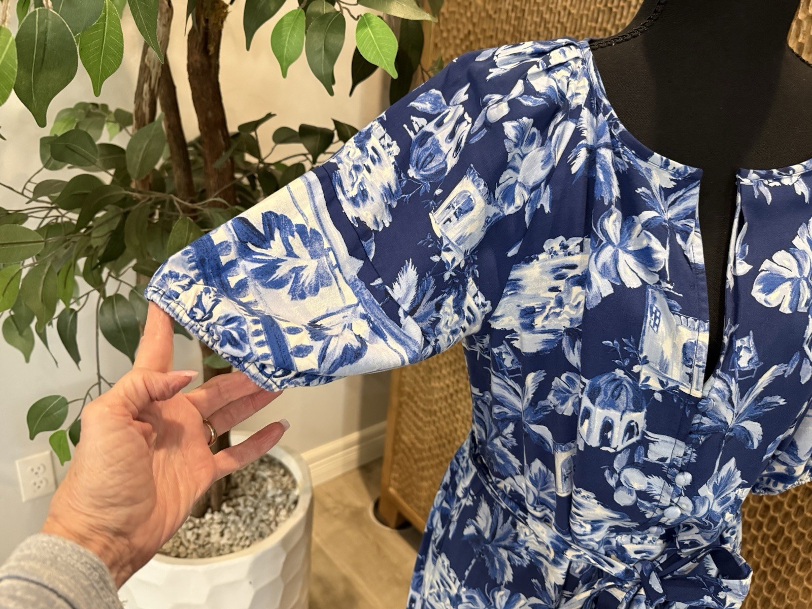 LOFT NEVER WORN Maxi Dress Blue White Floral Split Neck Puff Sleeves Button Tie
