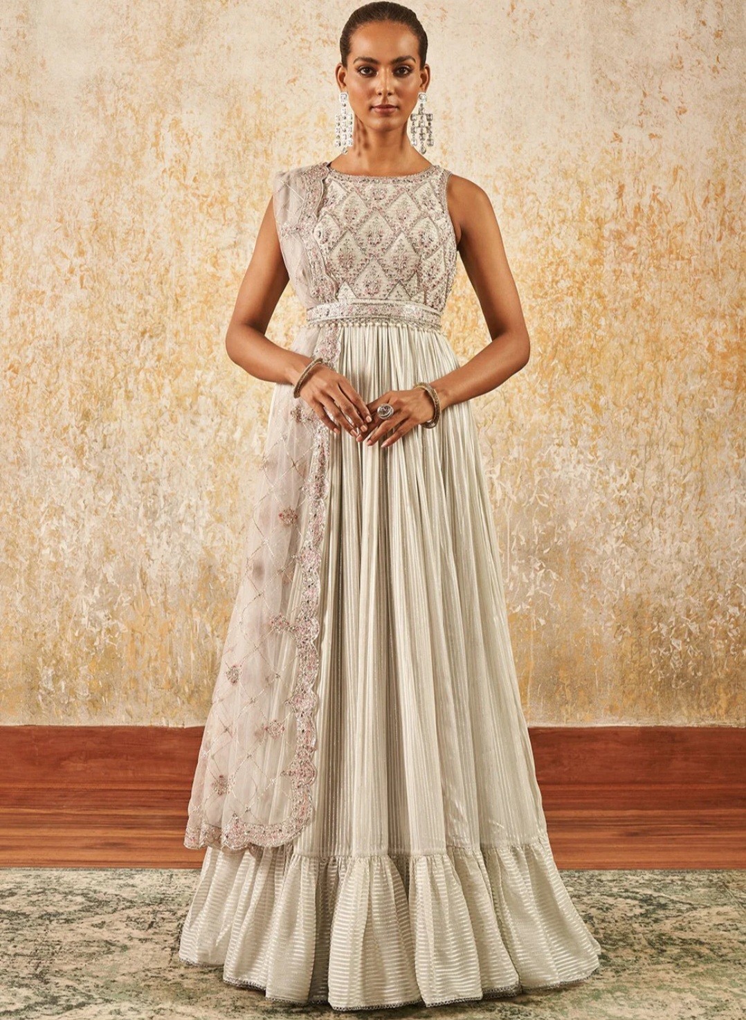NEW w/Tags! Women’s Beige Sleeveless Long Anarkali Gown Dress (Size XXS / 32)