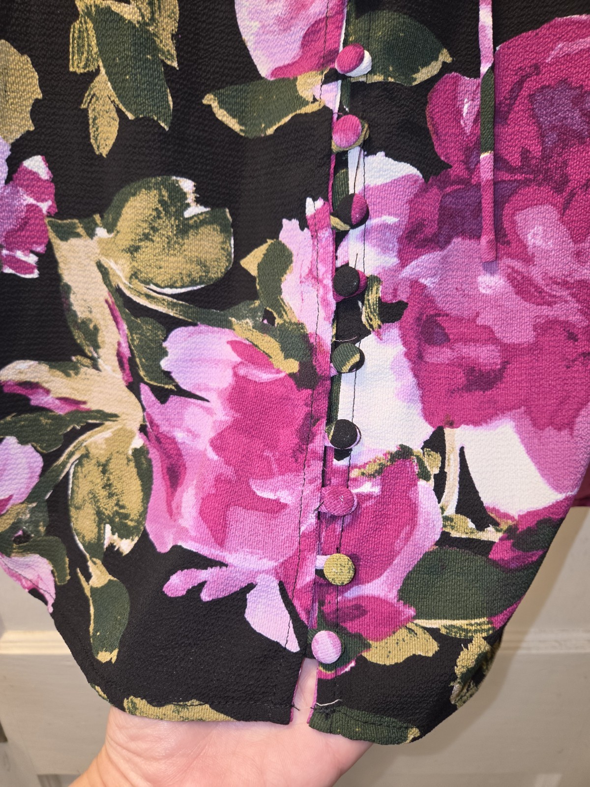 En Creme En Bloom Purple Floral Mini Dress. Ruffle Sleeves. Buttons. Small