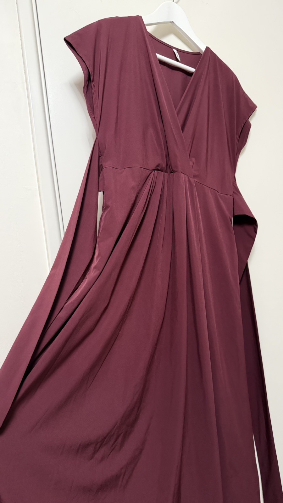 Halara dress Maroon/Wine/Burgundy Long With Pockets And Tie around Waist Medium