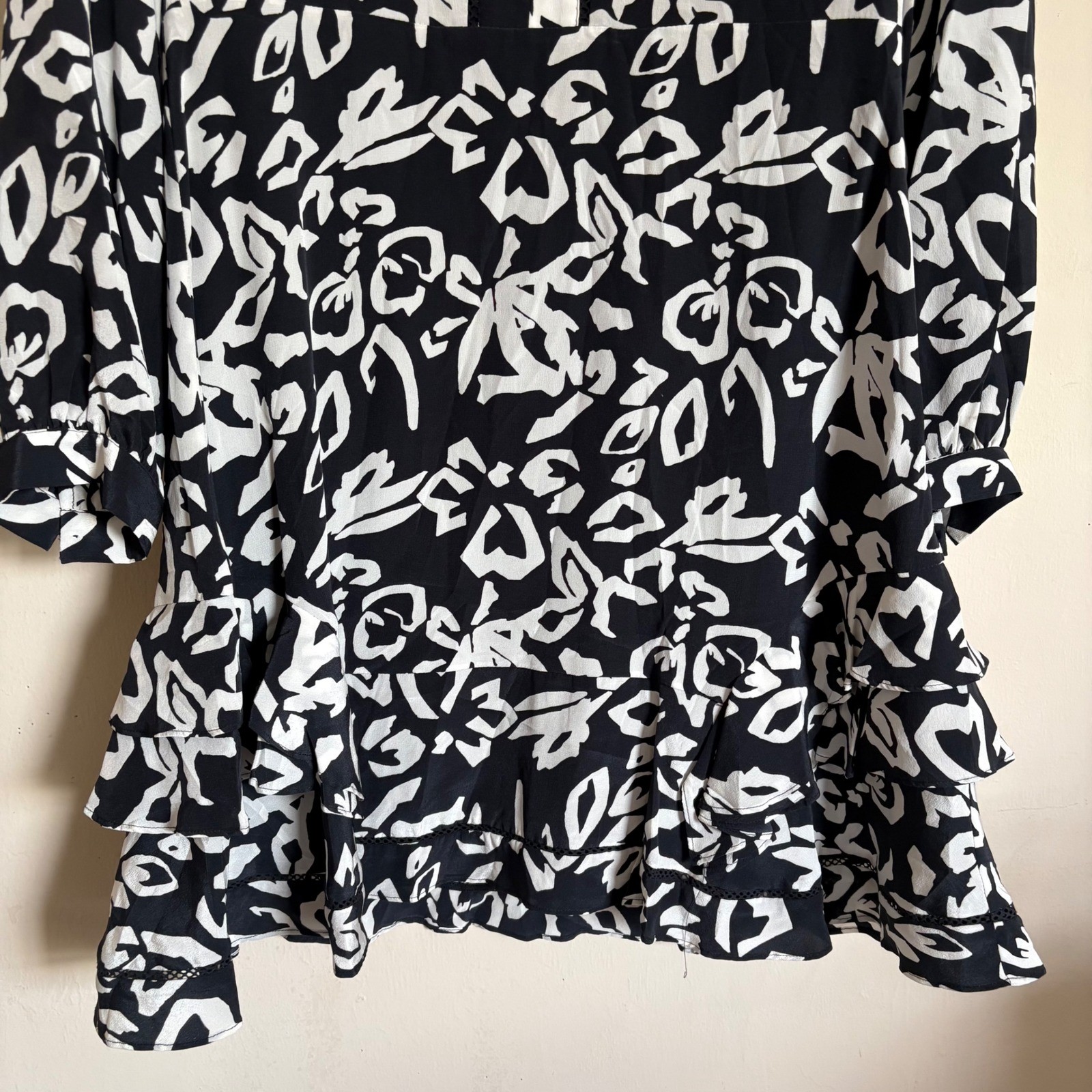Tanya Taylor Black and White Silk Abstract Print V-Neck Mini Dress Size 10