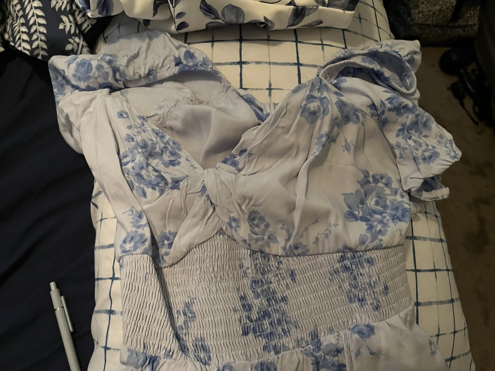 Hollister Women’s White/Blue Floral Smocked Ruffle Knee Length Overall Dress XL