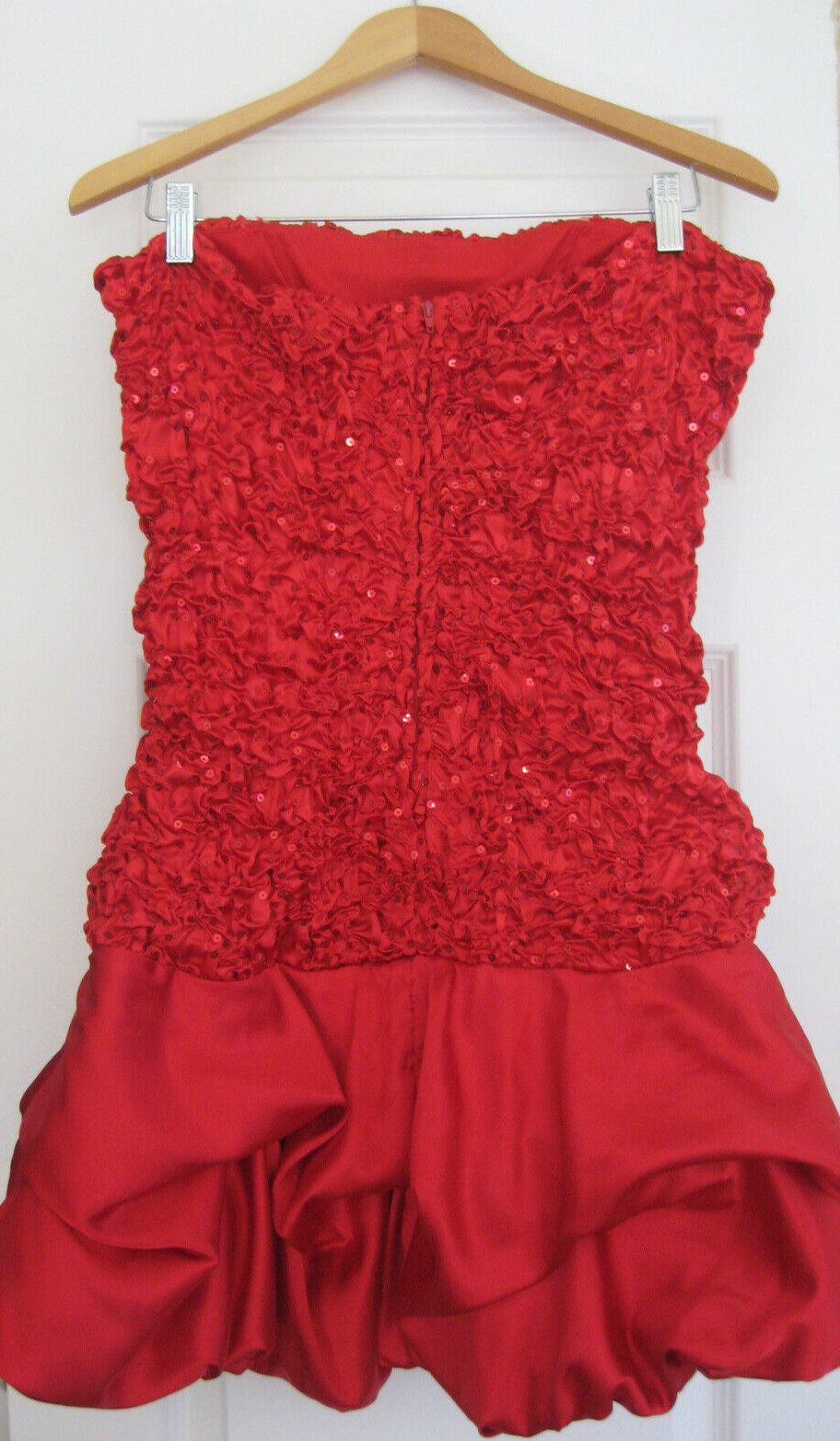 STEPPIN’ OUT Red Satin BUBBLE MINI DRESS CLUB/PARTY/HOLIDAY/SALSA Sequins 11/12