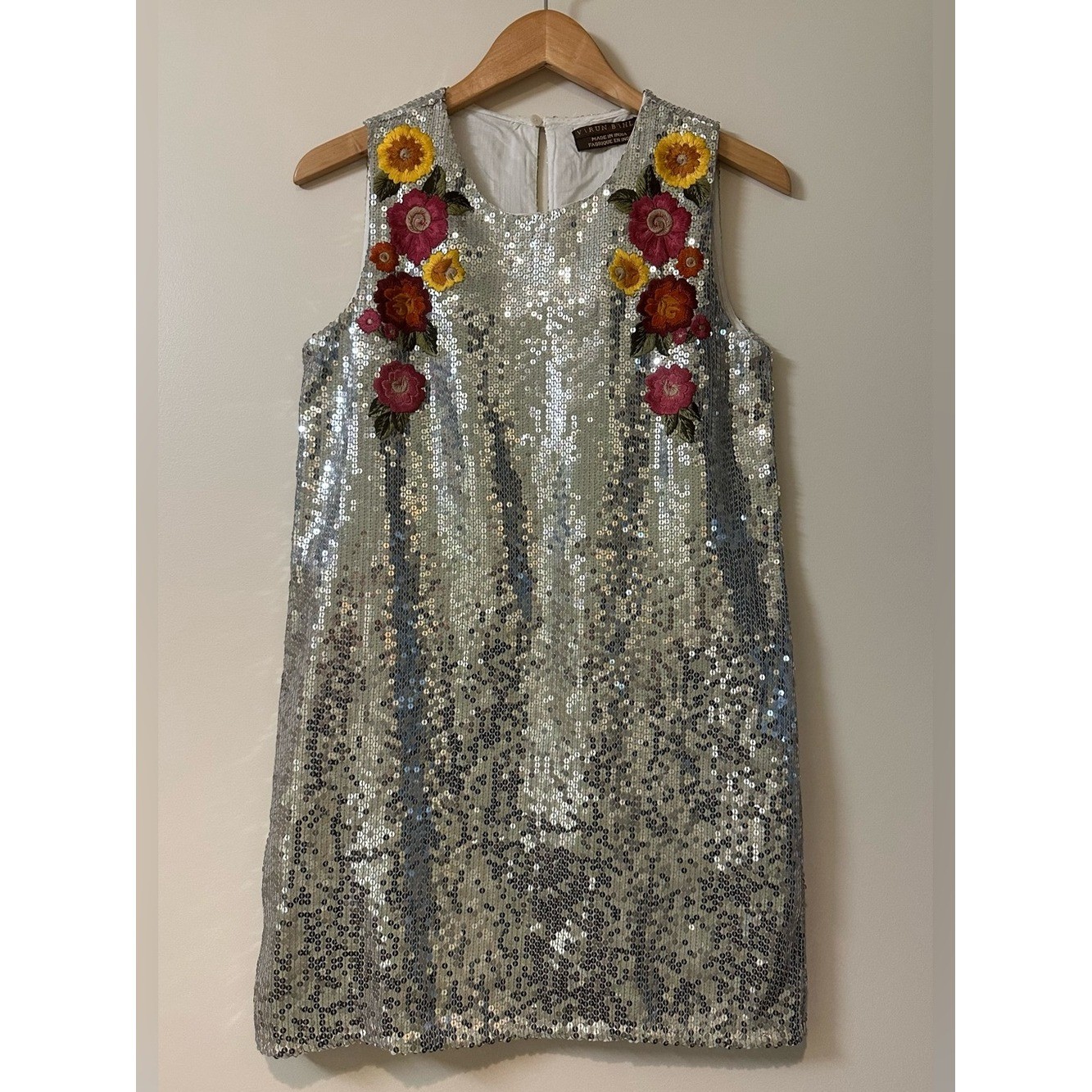 Anthropologie Varun Bahl Sequin Shift Dress in Silver. Size S