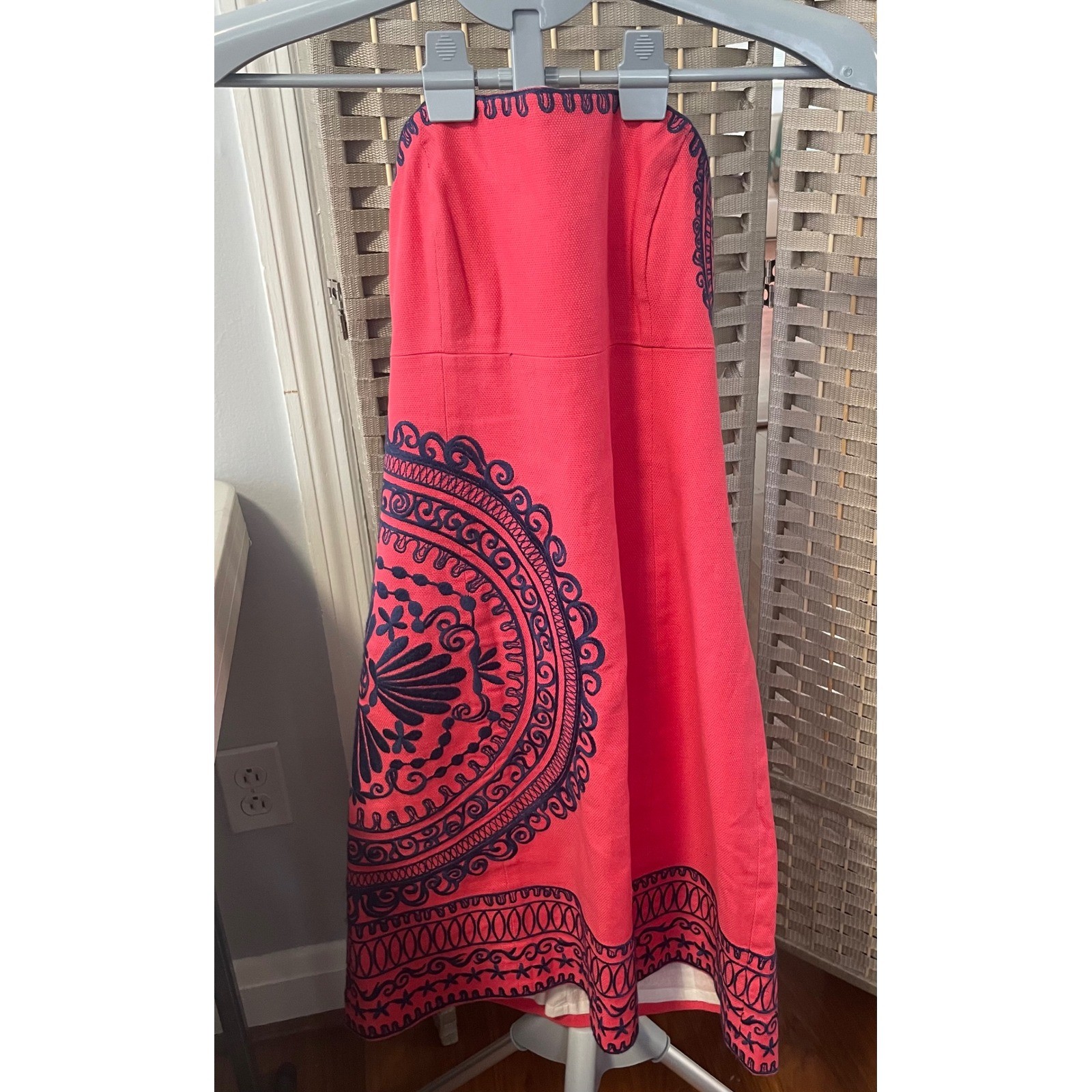 Lilly Pulitzer Strapless Embroidered Medallion Dress Coral Pink Navy Blue Size 6