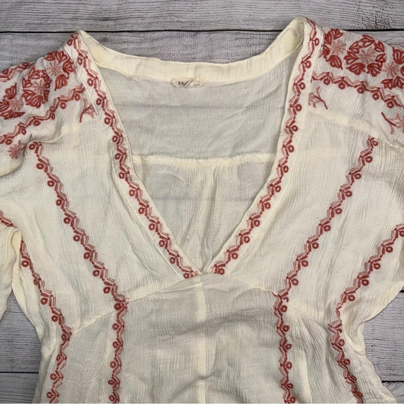 En Creme Ivory and Red V-Neck Embroidered Midi Dress with Handkerchief Hem Small
