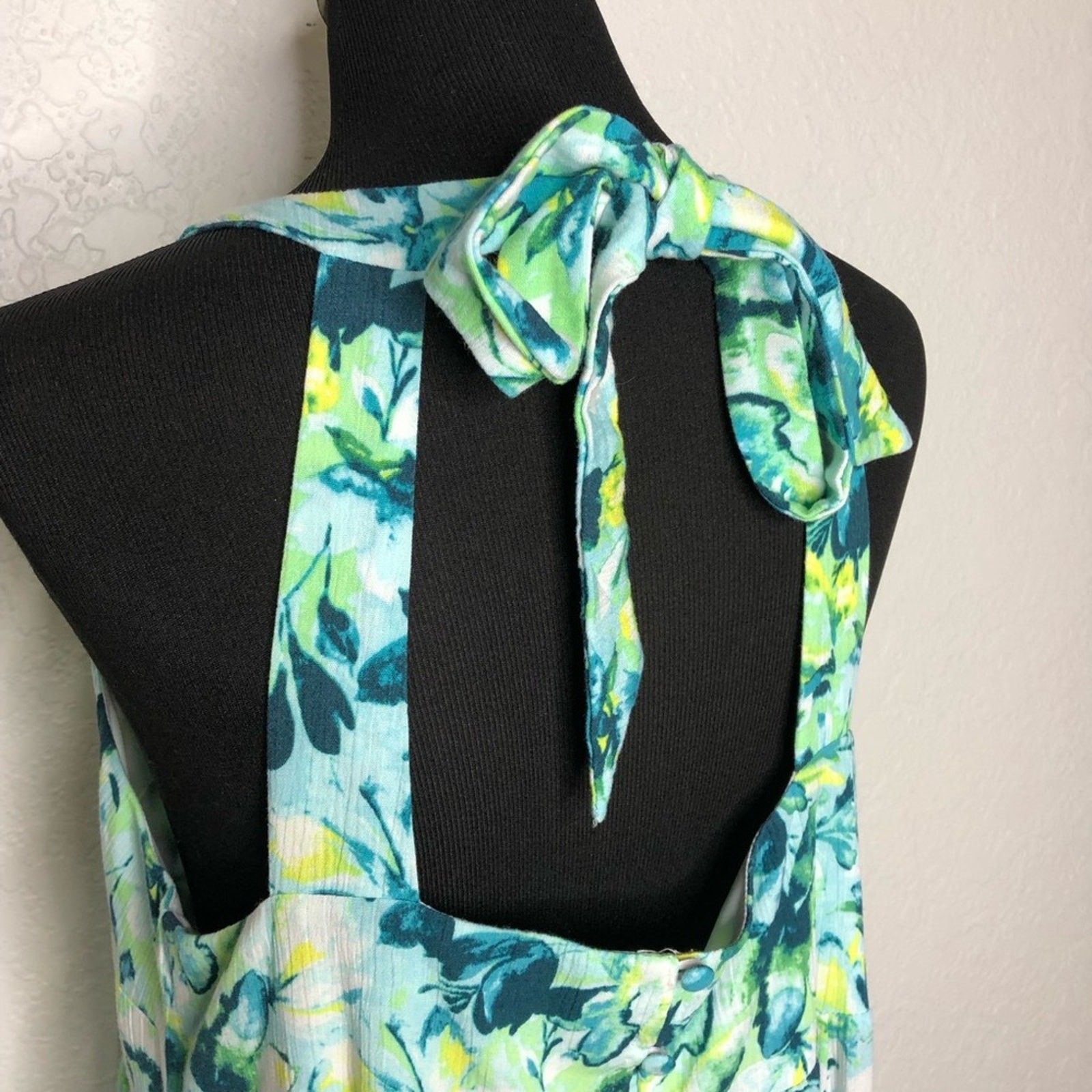 Torrid white green yellow floral sleeveless halter maxi dress size 0 or Large