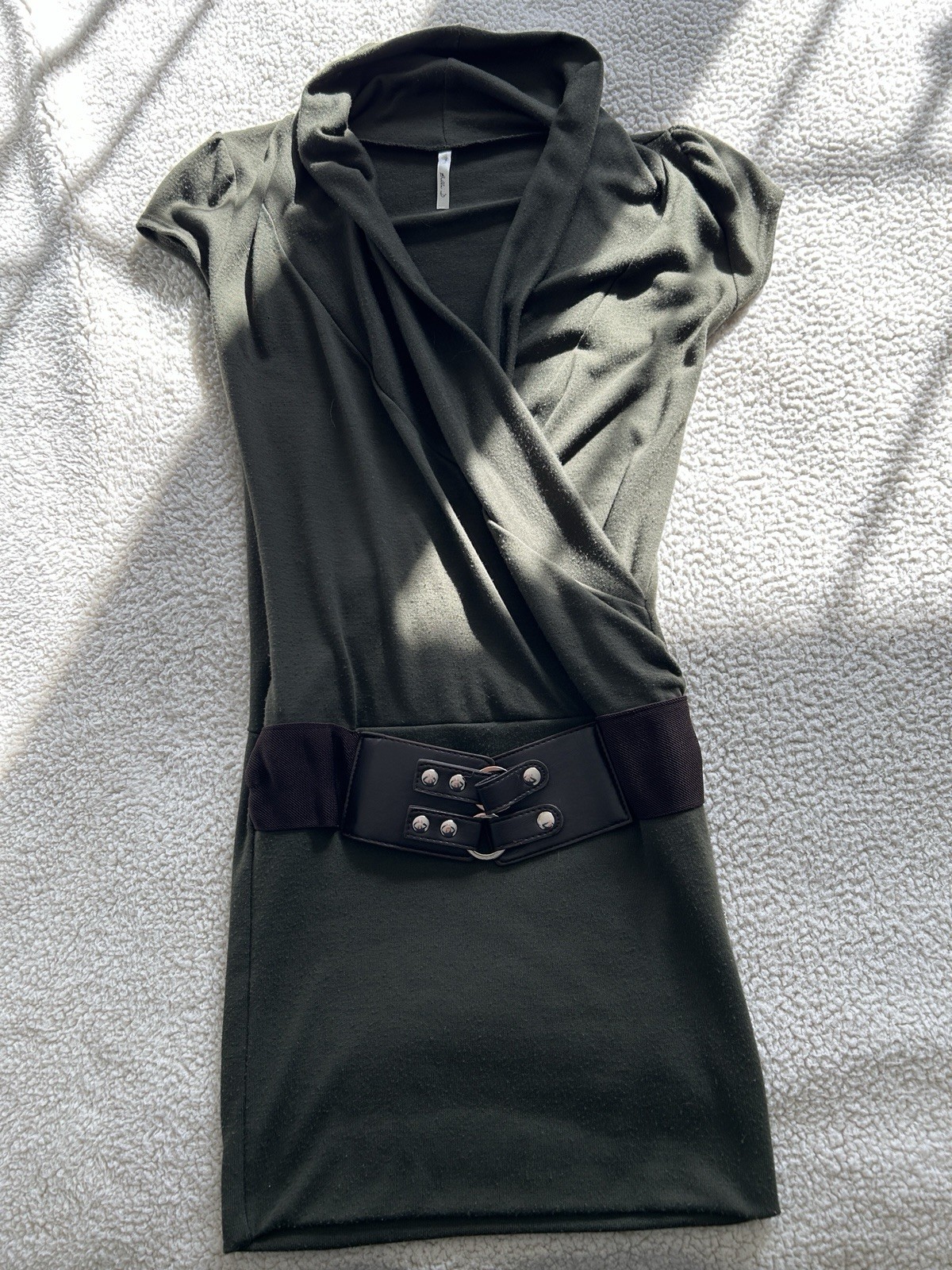 Bella D Short Sleeve Wrap V-Neck Belted Knit Drop Waist Mini Dress Green Sz S