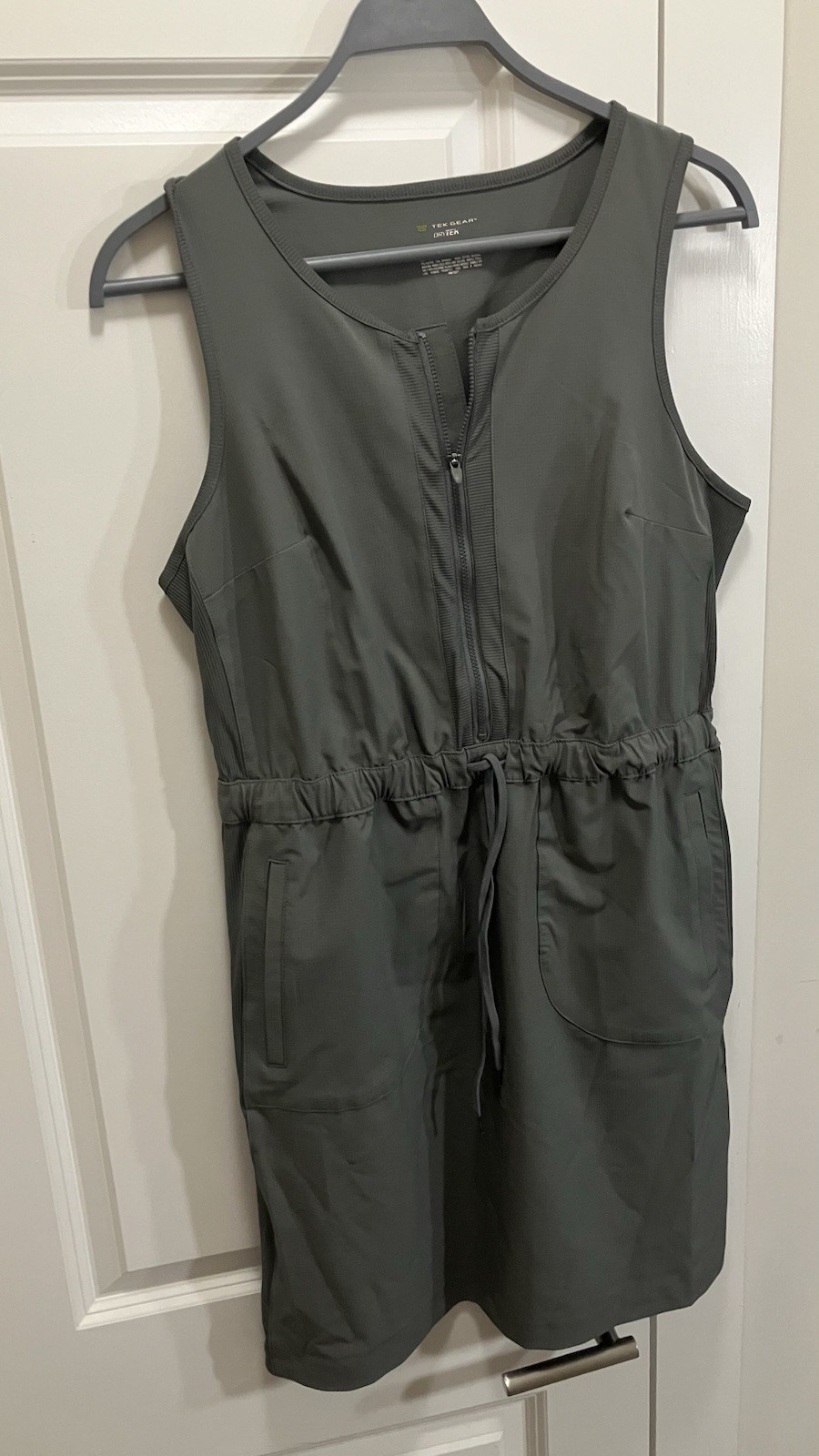 Tek Gear DryTek Women’s SheathDress Dark Gray / Green Size L (37″) – Looks Great