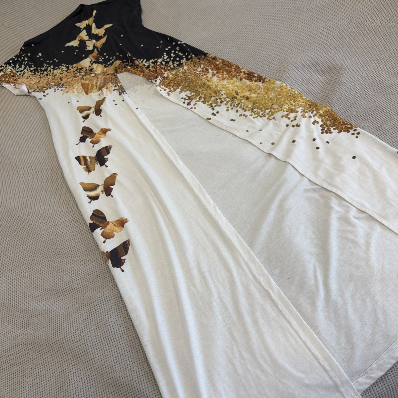 Butterfly Print Maxi Dress With A Slit In The Front Size Large ￼