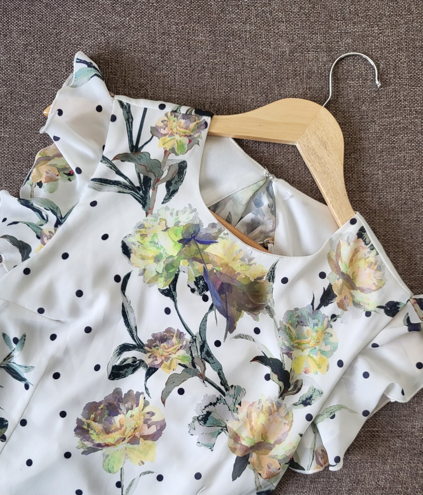 Hope & Ivy Womens Stunning White Long Fishtale Floral Spotty Dress Size 12 VGC