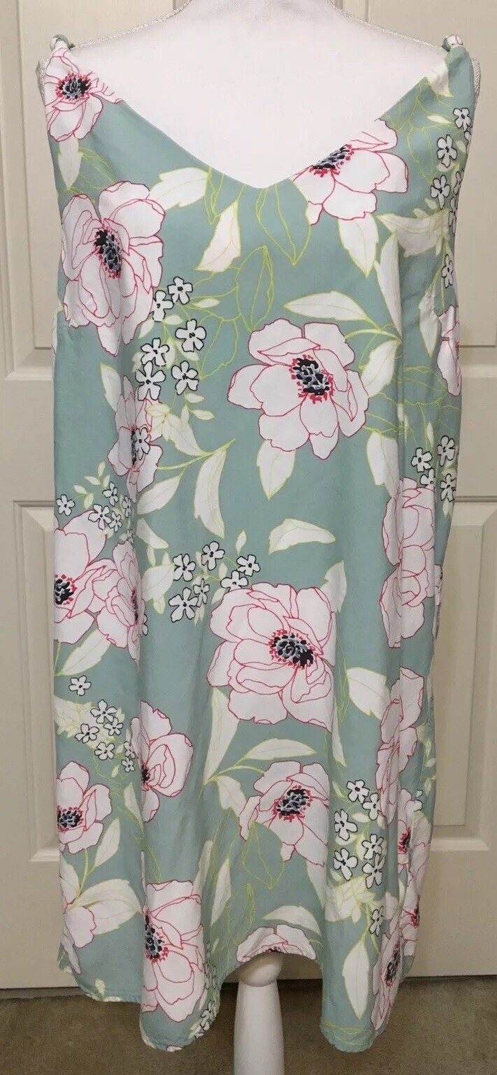 NWT Madison XL mint green floral v-neck sleeveless dress women’s