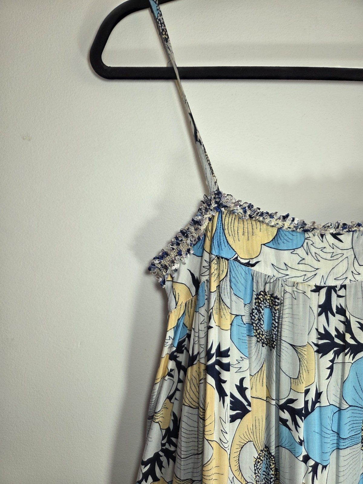 COCONINYA Size S/M Blue Beige White Floral Tiered Boho Rayon Midi Dress