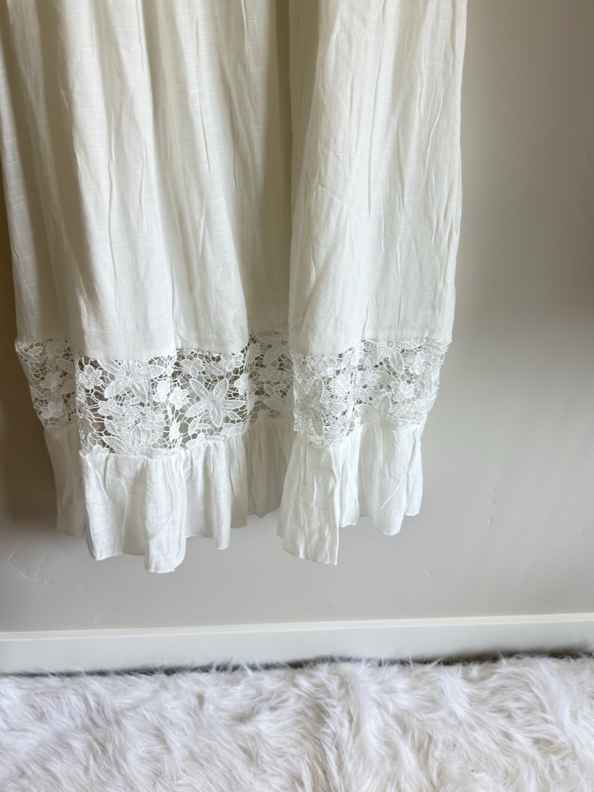 J GEE Size PM White Smocked Fit Sleeveless Embroidery Beach Dress NWT