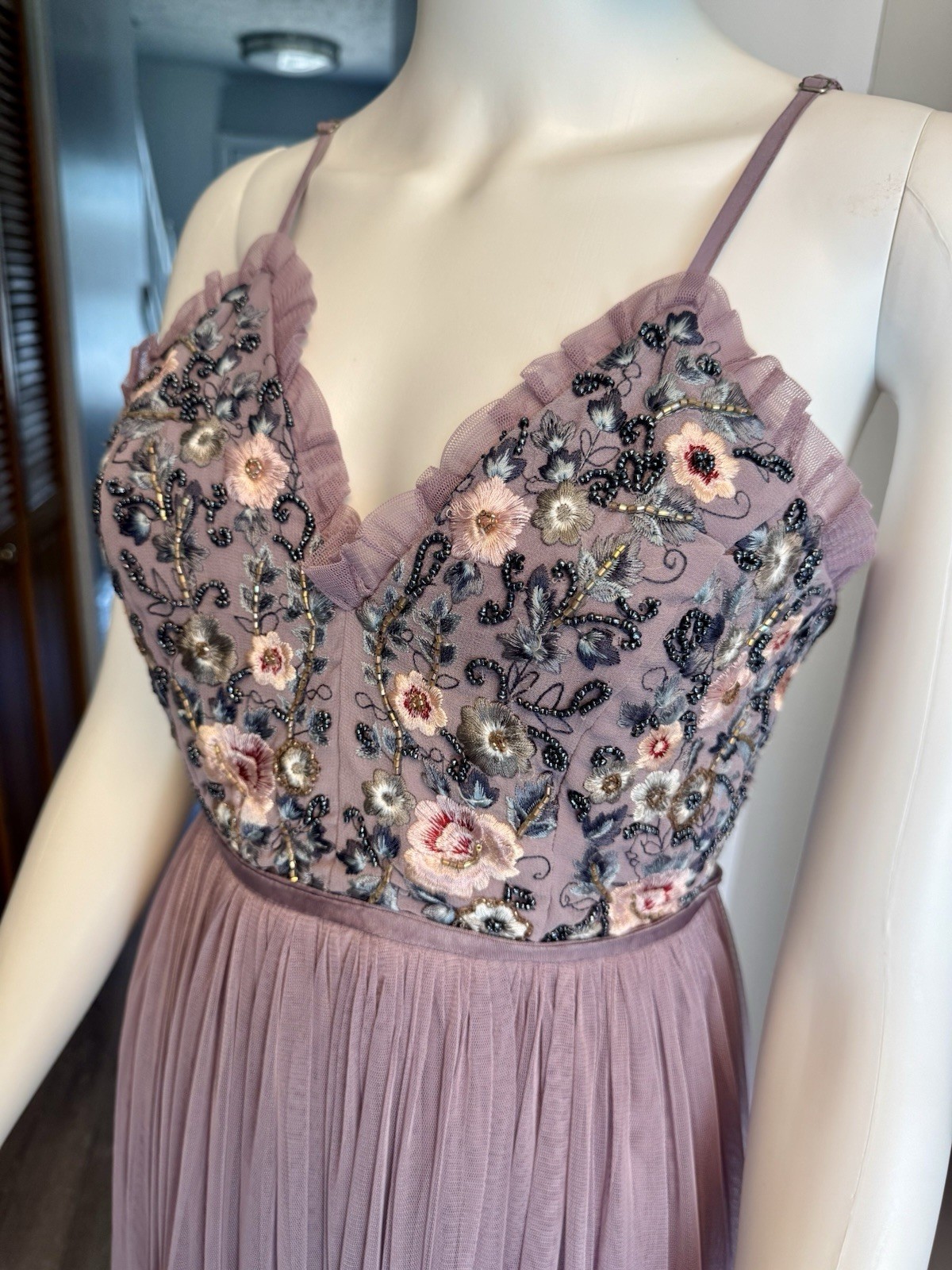 Mauve Floral Embroidered and Beaded Tulle Midi Dress size Medium