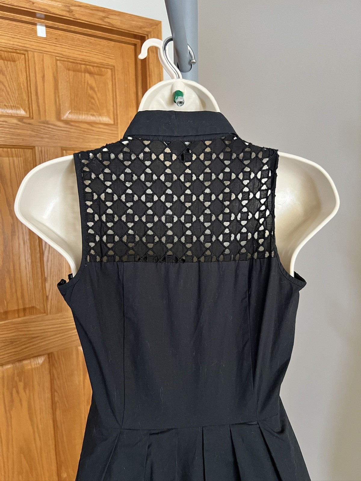 Ann Taylor Black Sleeveless Eyelet Shirtdress 00P