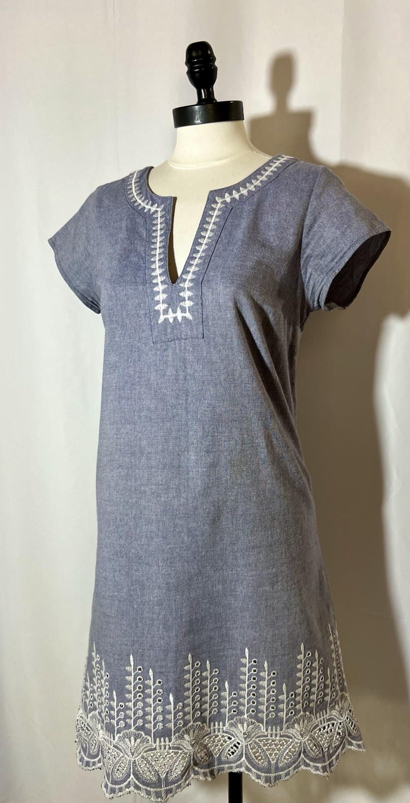 MUD PIE Chambray Cotton Short Sleeve Embroidered Eyelet Shift Summer Dress S