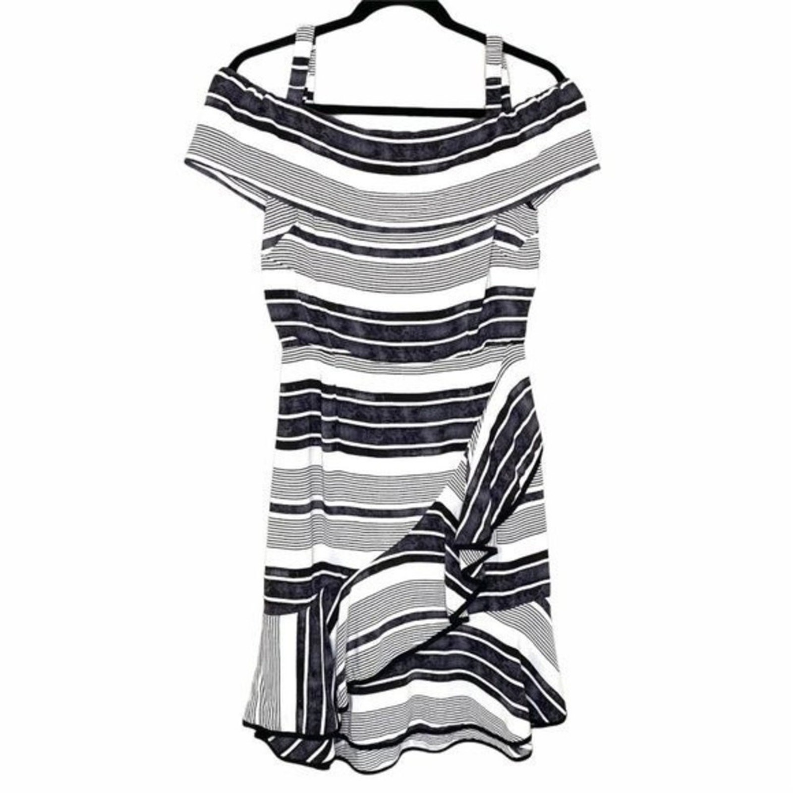 Olivaceous NWT Striped Cold Shoulder Dress Medium