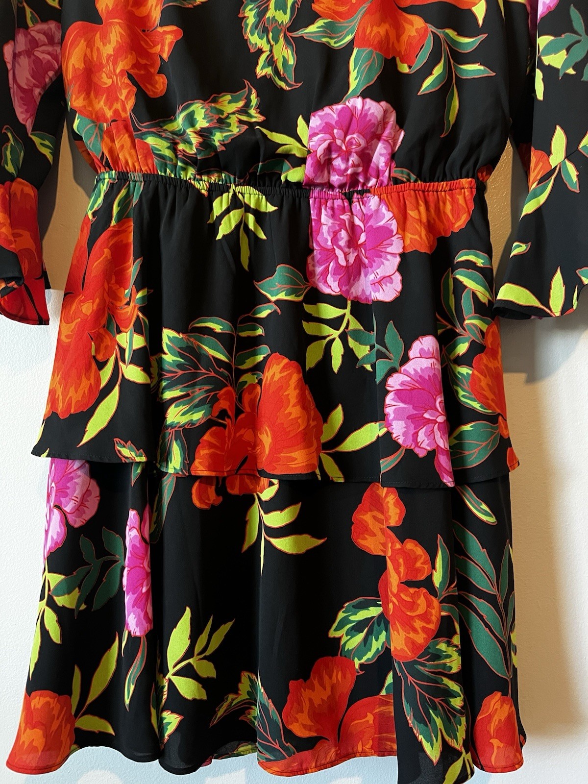 Express Floral V-Neck Tiered Mini Dress 3/4 Bell Sleeves Ruffle Black Red Pink S