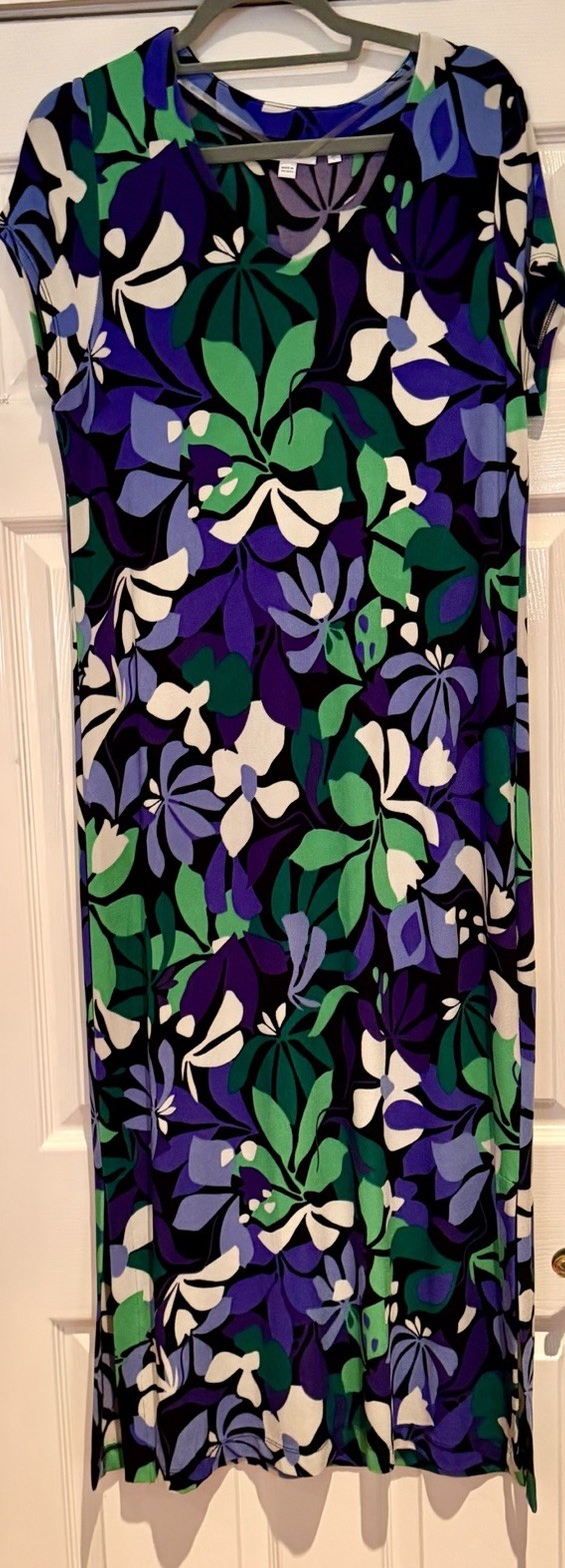 Chicos Slimming, Versatile size 2 Dress